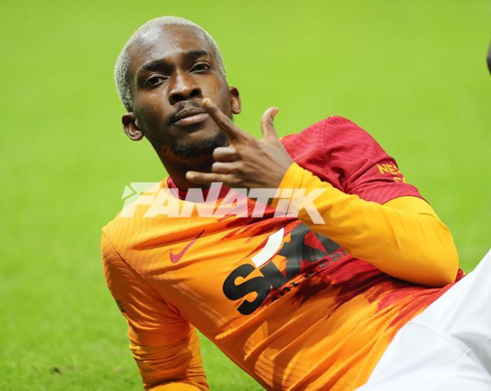 Galatasaray taraftarı mest oldu Fernando Musleranın devleşmesi, Henry Onyekurunun golü...