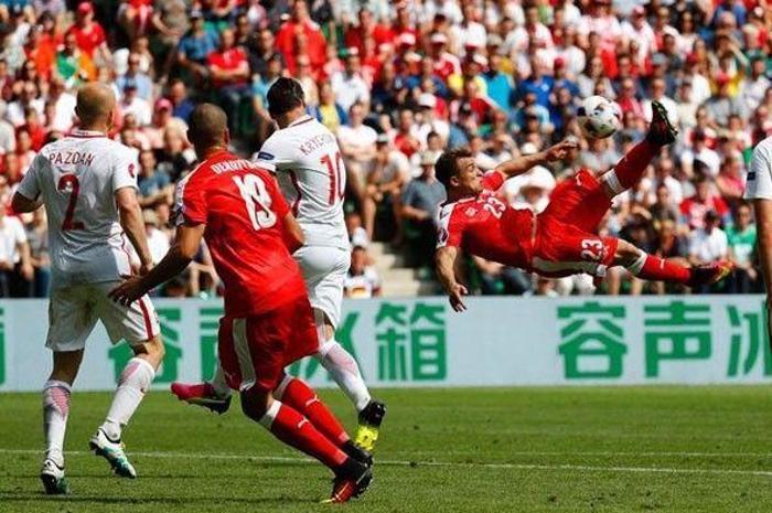 Shaqiriden attığı gol sonrası akrobatik gol kutlaması