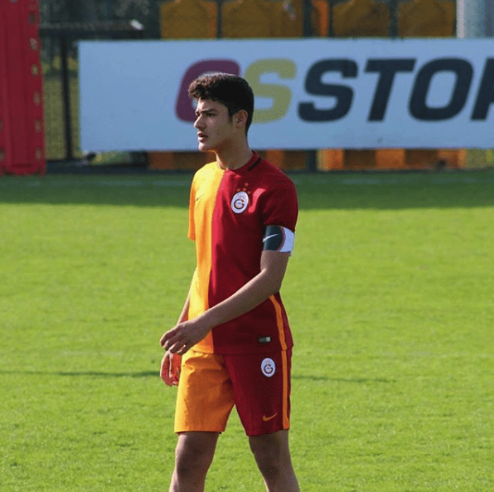 Asgari ücrete Galatasarayla profesyonel sözleşme imzalamıştı Şimdi Liverpoola gitti... İşte Ozan Kabakın muhteşem yükselişi...