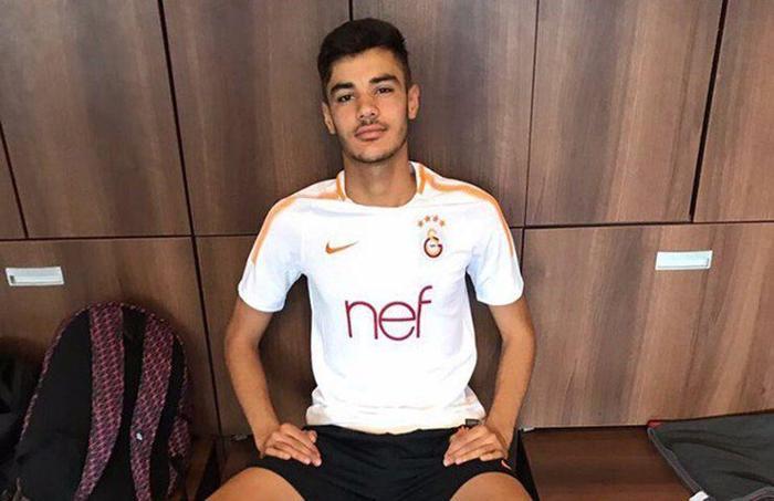 Asgari ücrete Galatasarayla profesyonel sözleşme imzalamıştı Şimdi Liverpoola gitti... İşte Ozan Kabakın muhteşem yükselişi...