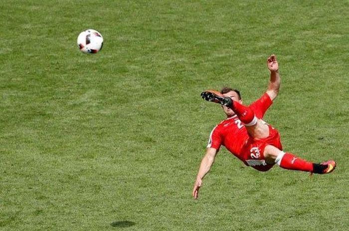 Shaqiriden attığı gol sonrası akrobatik gol kutlaması