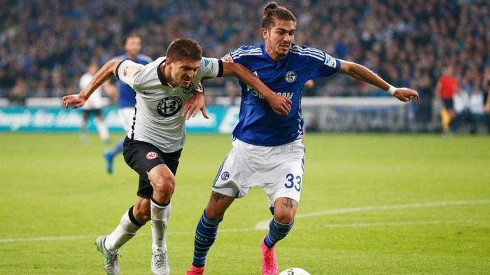 Kaya gibi savunmacı: Roman Neustadter