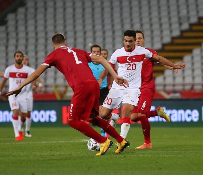 Asgari ücrete Galatasarayla profesyonel sözleşme imzalamıştı Şimdi Liverpoola gitti... İşte Ozan Kabakın muhteşem yükselişi...
