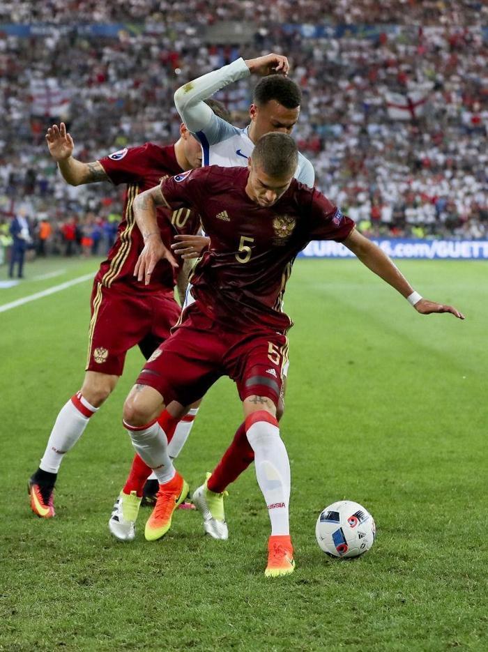 Kaya gibi savunmacı: Roman Neustadter