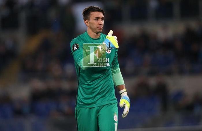 Galatasarayda Muslera bombası