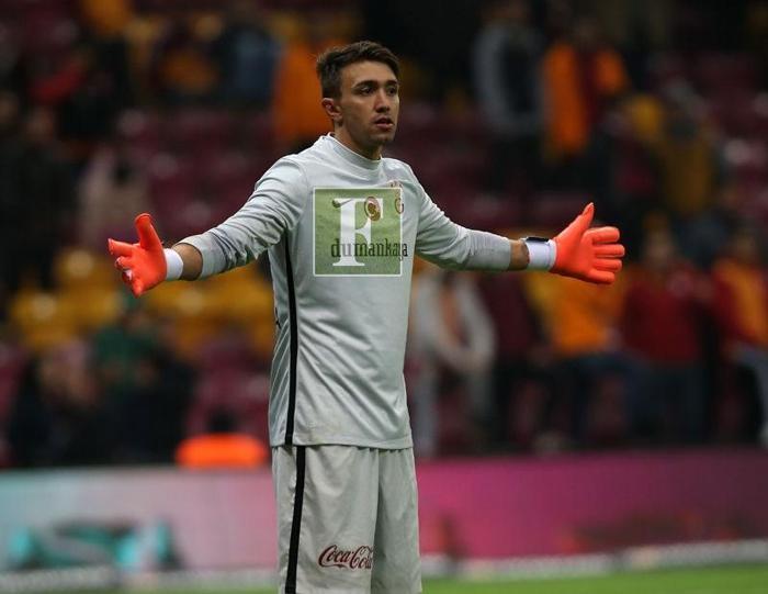 Galatasarayda Muslera bombası