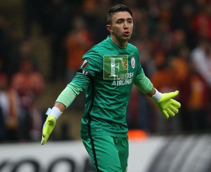 Galatasarayda Muslera bombası