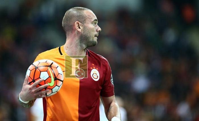 Galatasarayda Sneijder depremi