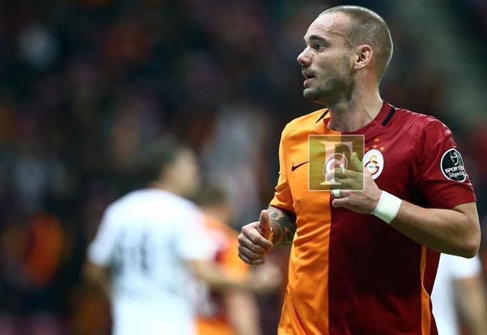 Galatasarayda Sneijder depremi