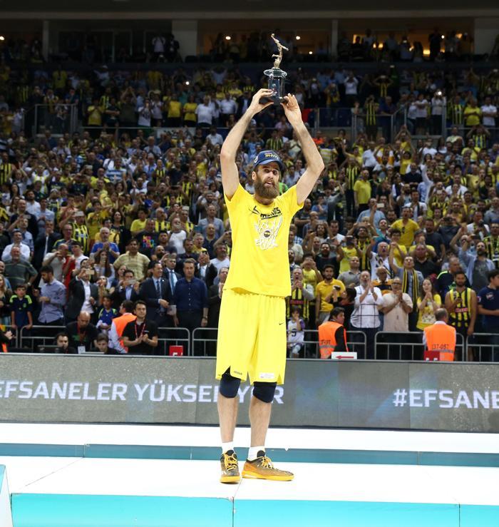 Türk basketbolunun unutulmazlarından Luigi Datome...