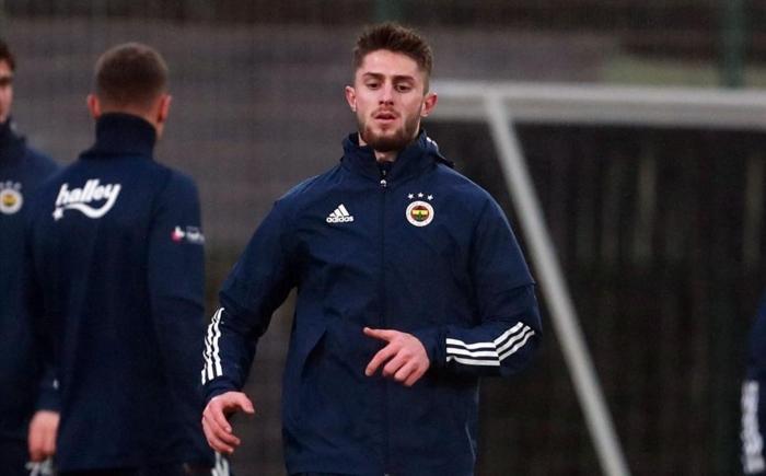 Erol Bulutu bekleyen zorlu tercih... Fenerbahçe orta sahası yıldız kaynıyor