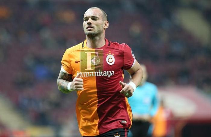 Galatasarayda Sneijder depremi