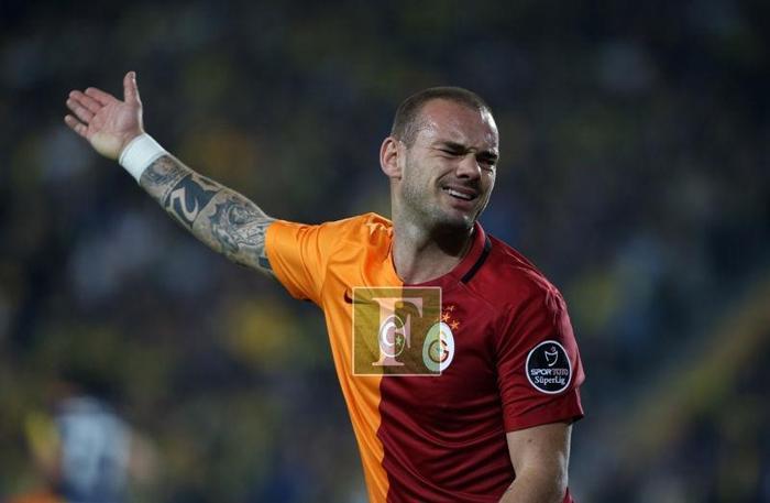 Galatasarayda Sneijder depremi