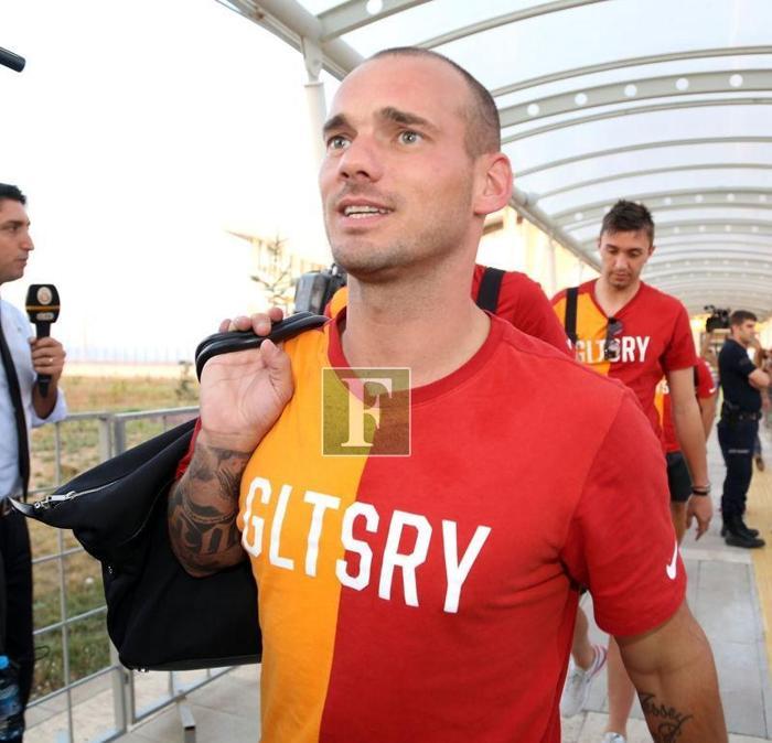 Galatasarayda Sneijder depremi