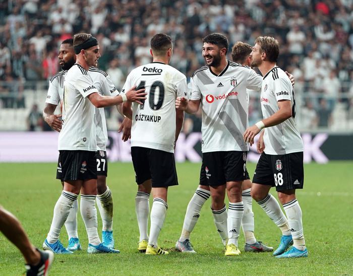 Beşiktaş - Göztepe maçından ekrana yansımayanlar