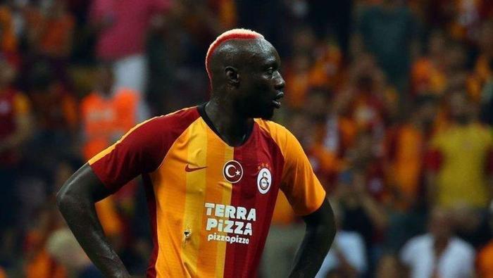 Galatasarayda Diagne yeni tarzı ile dikkat çekti