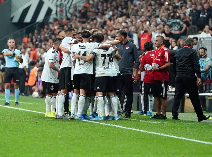 Beşiktaş - Göztepe maçından ekrana yansımayanlar