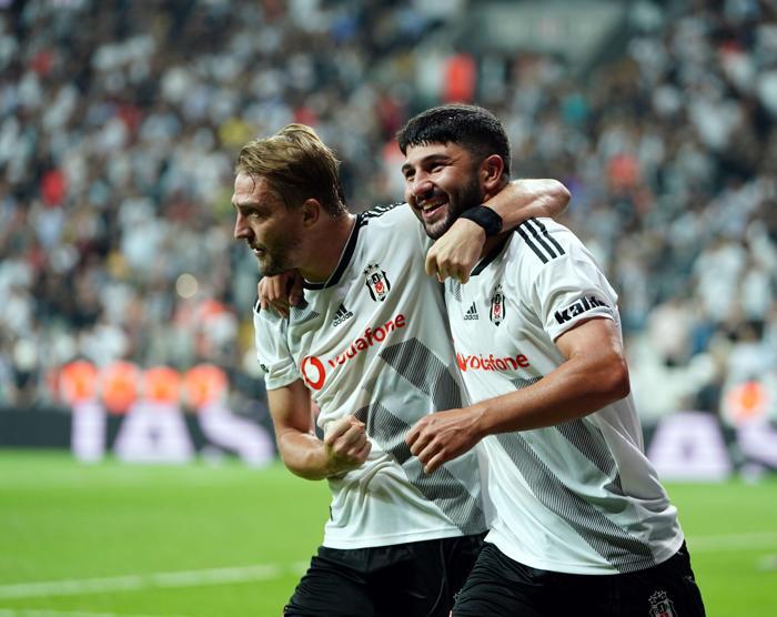 Beşiktaş - Göztepe maçından ekrana yansımayanlar
