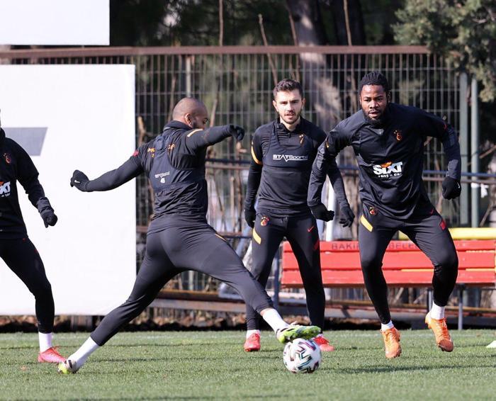 Galatasarayda Halil Dervişoğlu ilk idmanına çıktı