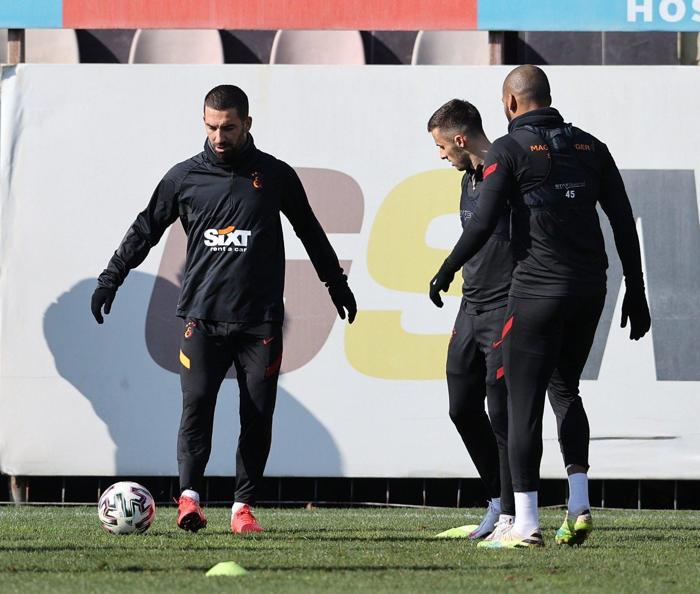 Galatasarayda Halil Dervişoğlu ilk idmanına çıktı