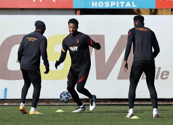Galatasarayda Halil Dervişoğlu ilk idmanına çıktı