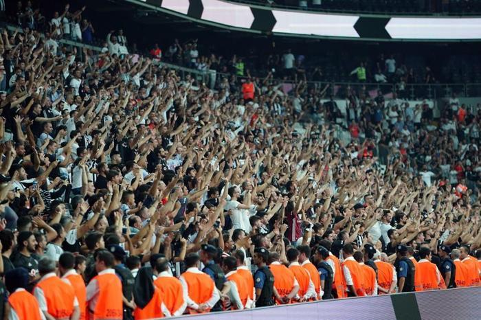 Beşiktaş - Göztepe maçından ekrana yansımayanlar