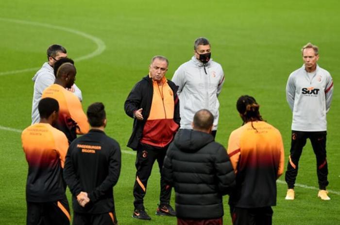 Galatasarayda Fatih Terimden Falcaoya şok