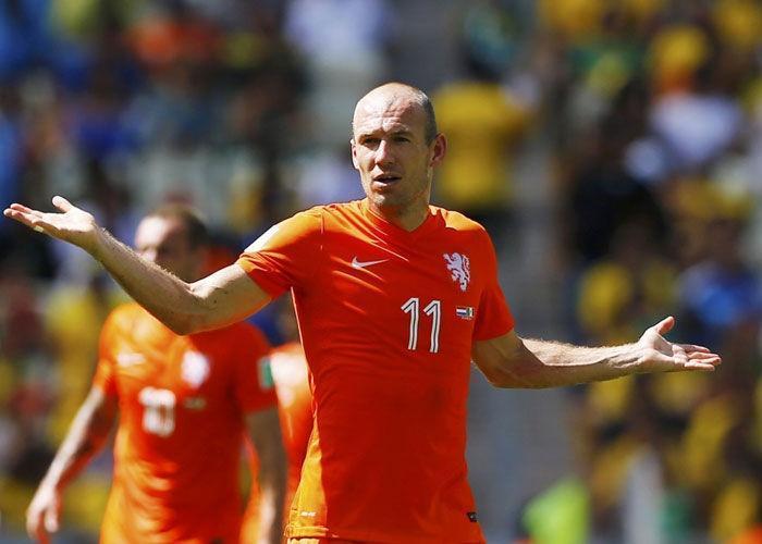 EURO 2016yı televizyondan takip edecek 25 futbolcu