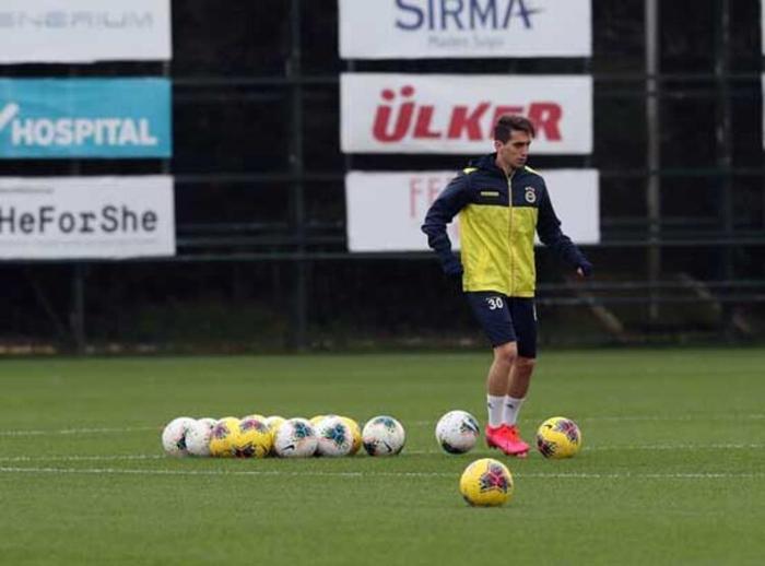 Fenerbahçede Merih Demiral önlemi 3 futbolcu...