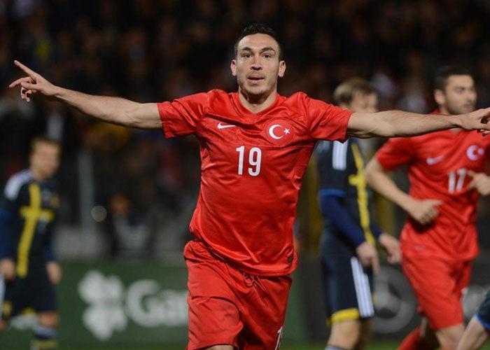 EURO 2016yı televizyondan takip edecek 25 futbolcu