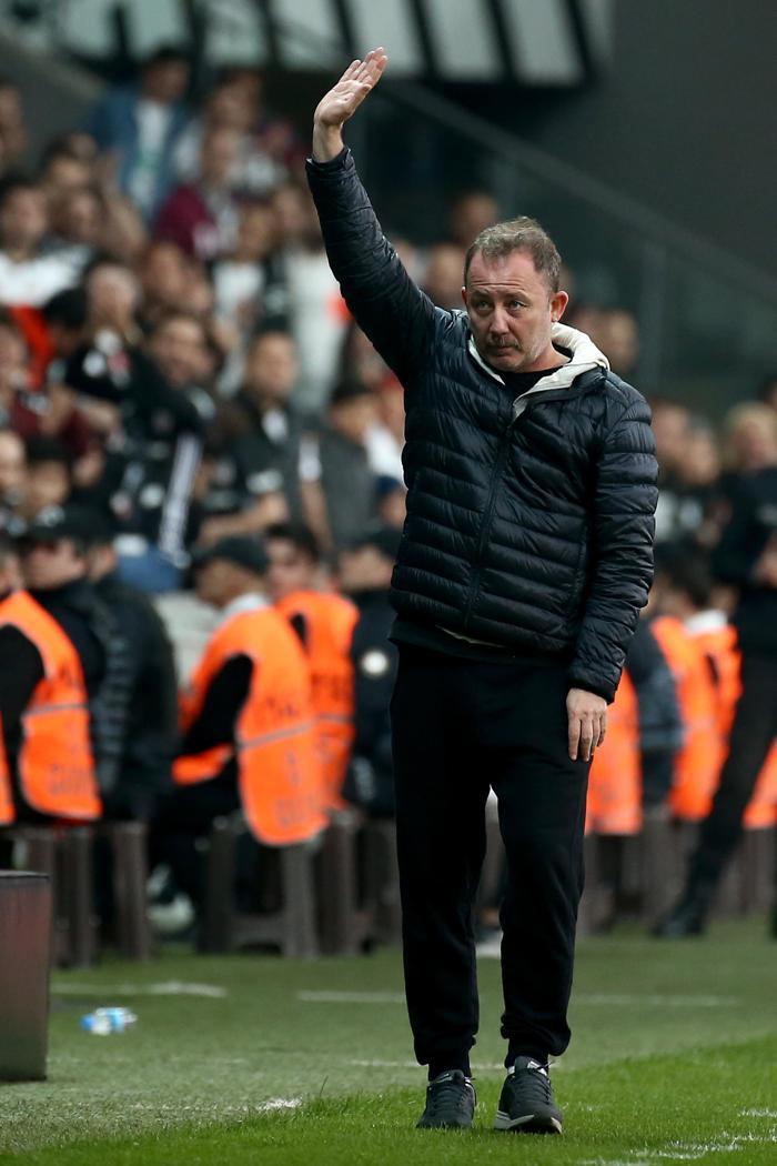 Sergen Yalçın ve Beşiktaş Türkiyenin konuştuğu fotoğrafa flaş yorum