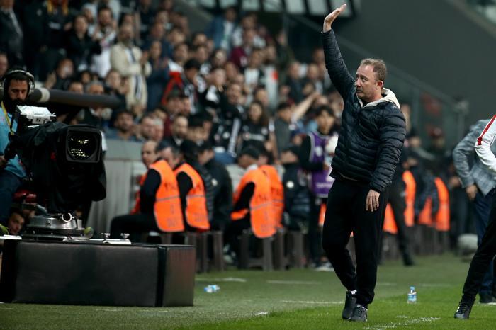 Sergen Yalçın ve Beşiktaş Türkiyenin konuştuğu fotoğrafa flaş yorum