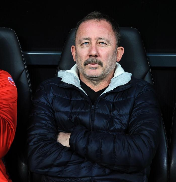 Sergen Yalçın ve Beşiktaş Türkiyenin konuştuğu fotoğrafa flaş yorum