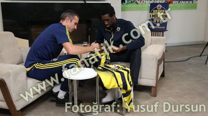 Ekpe Udoh ve Van Persie bir araya geldi