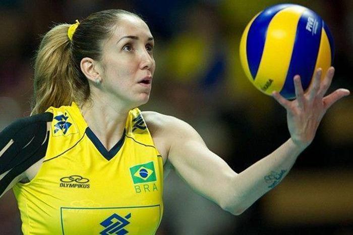 Thaisa Menezes Eczacıbaşında