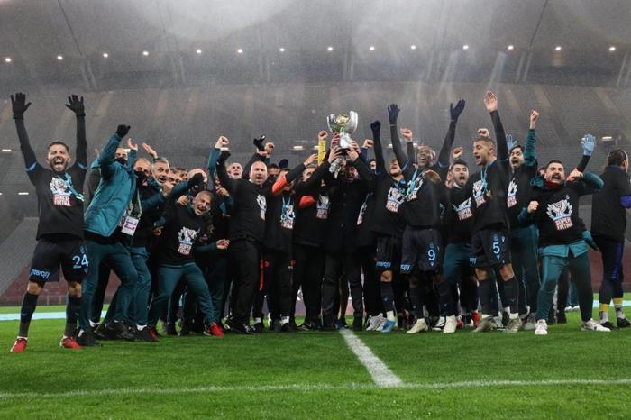Abdullah Avcı omuzlarda... Trabzonspor Süper Kupaya kavuştu