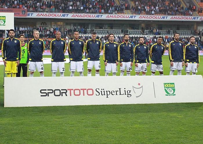 En az 10 oyuncu bavulunu topladı