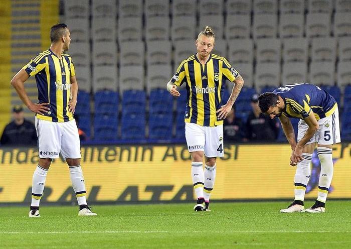 En az 10 oyuncu bavulunu topladı