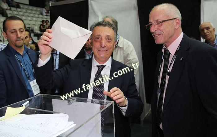 Beşiktaş Kulübünün kongresinden kareler
