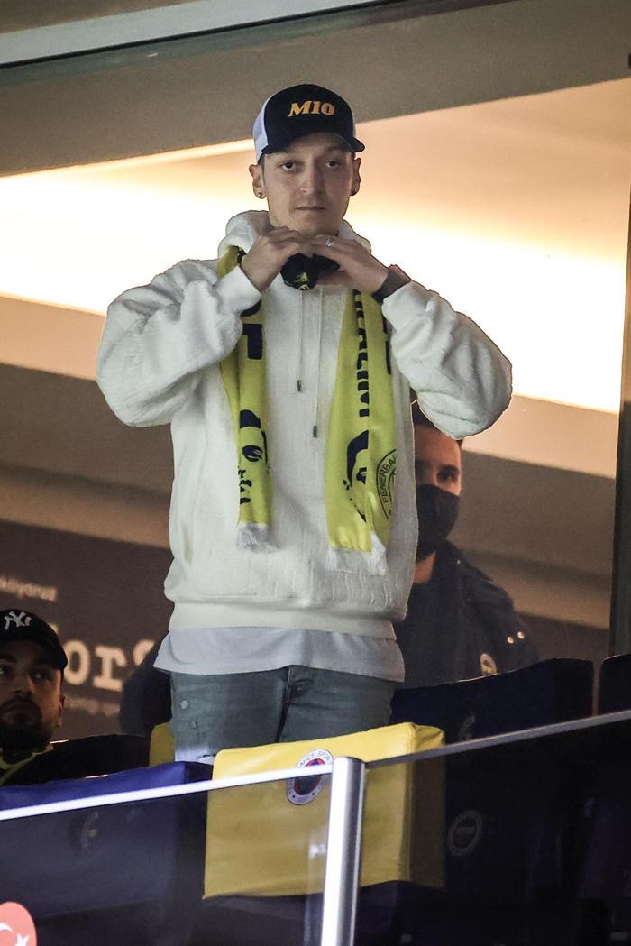 Fenerbahçenin rüya transferi Mesut Özil Kadıköyde