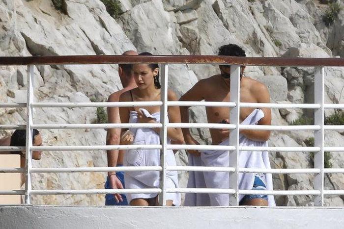 Bella Hadidin Cannes tatili