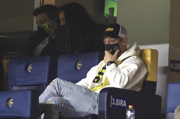Fenerbahçenin rüya transferi Mesut Özil Kadıköyde