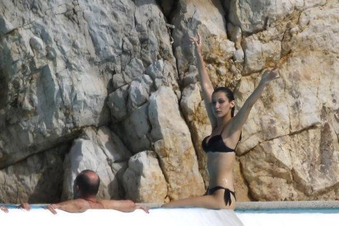 Bella Hadidin Cannes tatili
