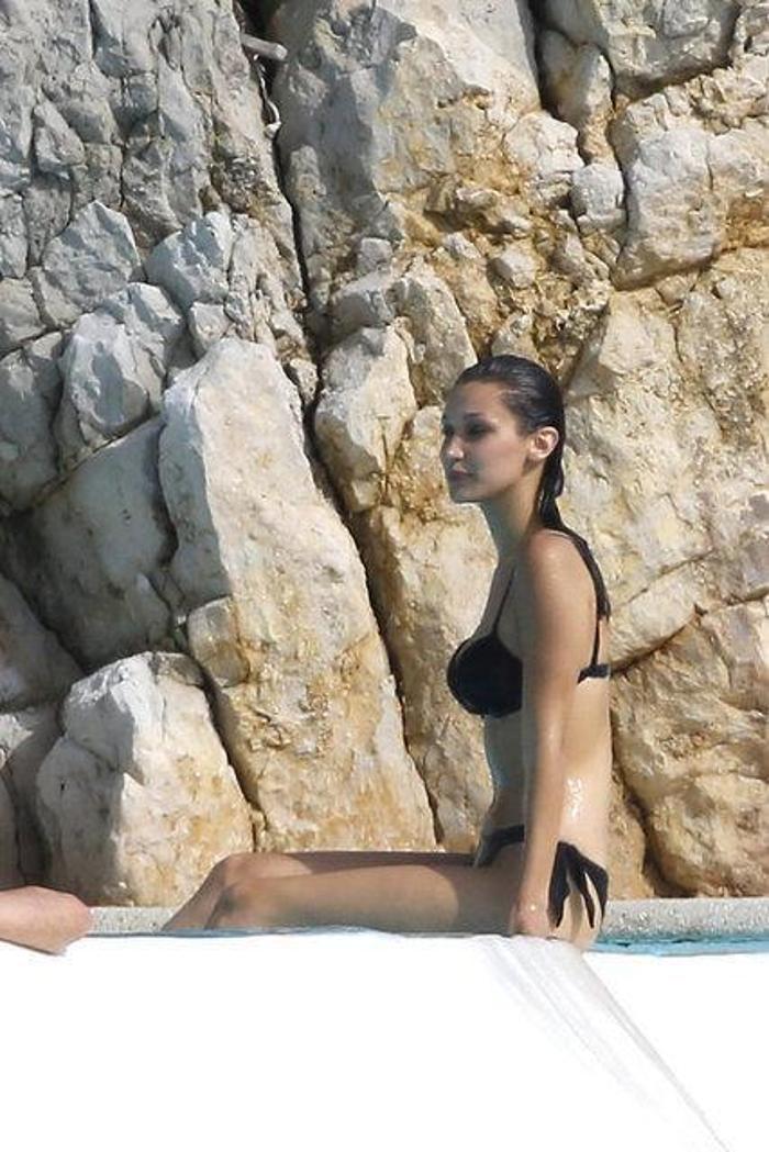 Bella Hadidin Cannes tatili