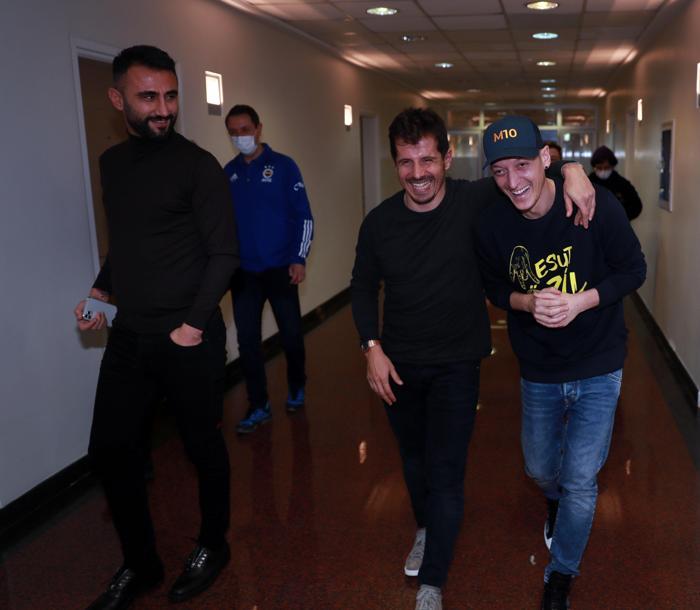 Fenerbahçede Mesut Özil ilk idmanına çıktı (İşte o anlar)