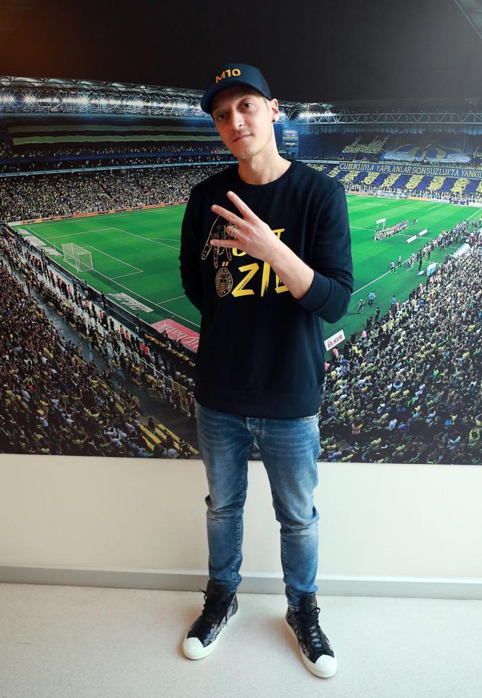 Fenerbahçede Mesut Özil ilk idmanına çıktı (İşte o anlar)