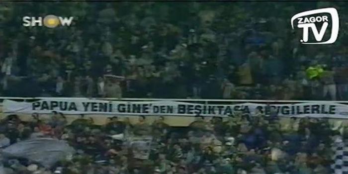 Orantısız Zeka Kullanan Beşiktaş Taraftarlarından Efsaneleşmiş 36 Pankart ve Duvar Yazısı