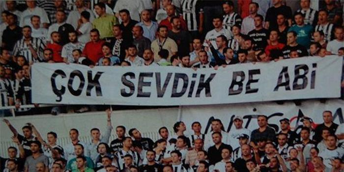 Orantısız Zeka Kullanan Beşiktaş Taraftarlarından Efsaneleşmiş 36 Pankart ve Duvar Yazısı