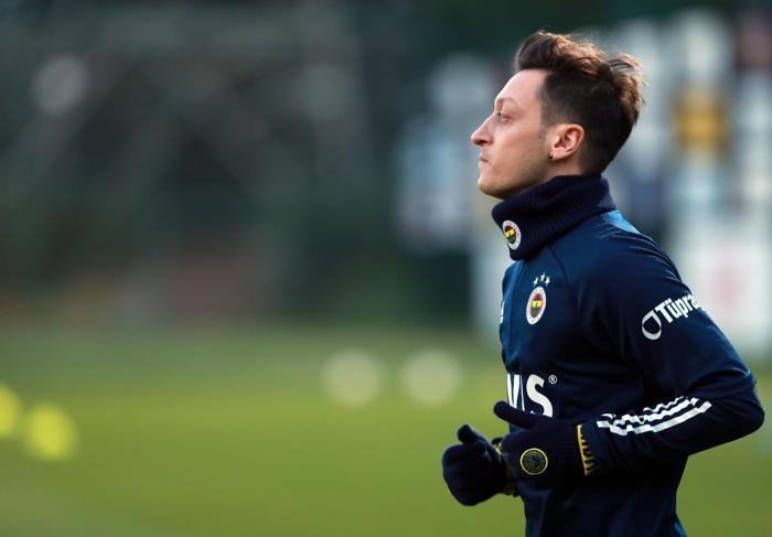 Fenerbahçede Mesut Özil ilk idmanına çıktı (İşte o anlar)