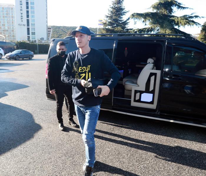 Fenerbahçede Mesut Özil ilk idmanına çıktı (İşte o anlar)